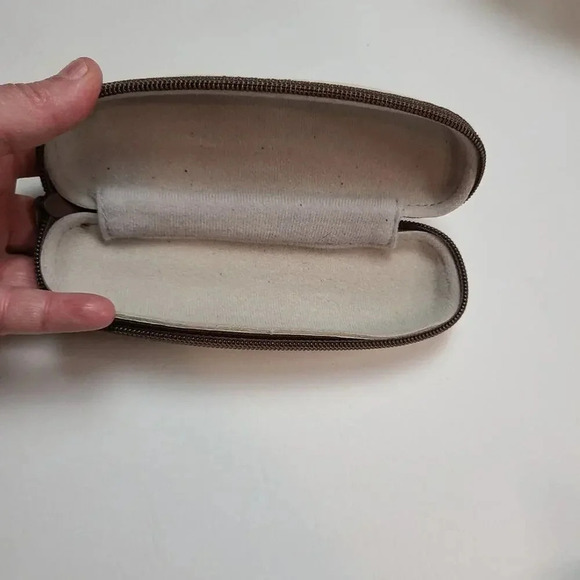 Vogue Glass Case - Picture 3 of 3